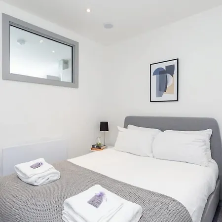 Fantastic 1 Bedroom *