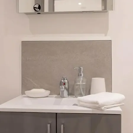 Fantastic 1 Bedroom *