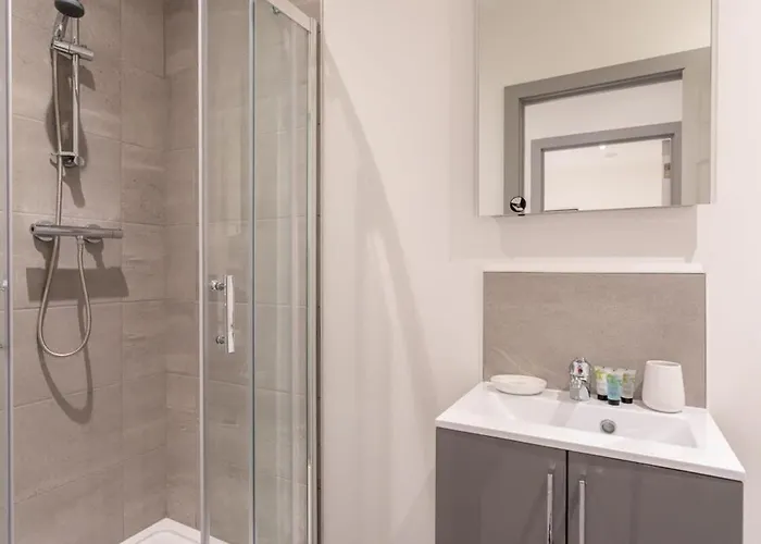 Fantastic 1 Bedroom Appartamento *